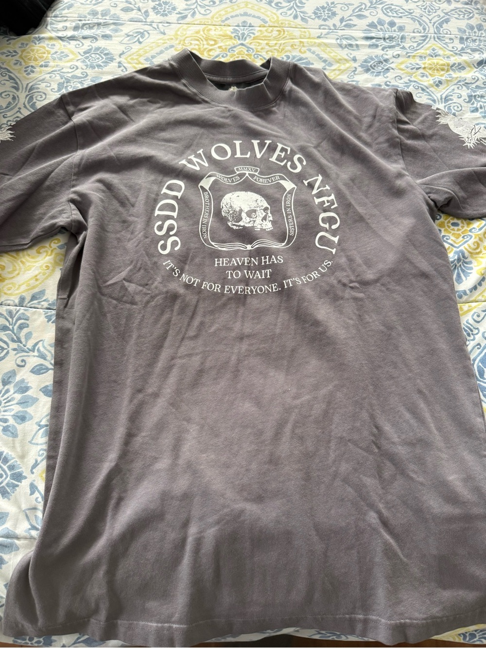 Darc Sport Gray 'Wolves' Graphic Short Sleeve Tee